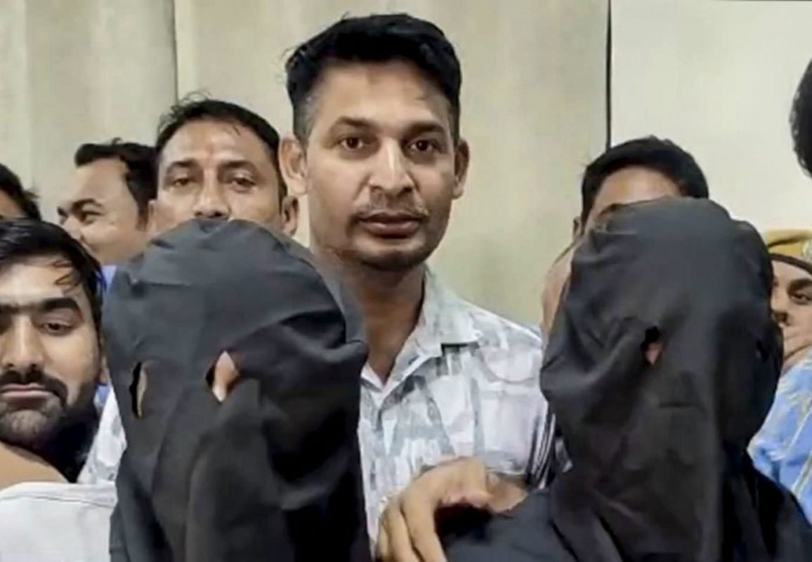 Police detain three suspects in Kota in connection with the firing incident involving actor Tiger Shroff in Mumbai.