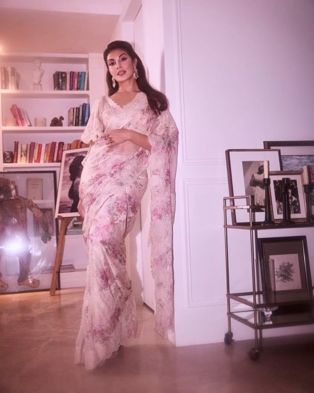 Draped in elegance, glowing with grace. ✨🌸