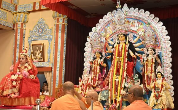 Governor Ravi Joins Maha Ashtami Kumari Puja at Belur Math, Celebrates Nari Shakti
