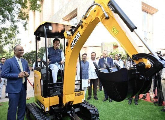 Piyush Goyal Flags Off First-Ever Made in India JCB Export to New Zealand