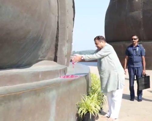 Nitin Gadkari Statue of Unity Visit: Pays Tribute to Sardar Vallabhbhai Patel