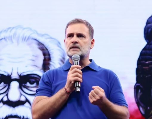 Rahul Gandhi Reiterates Fight Against Modi, Calls on Students to Stay Fearless