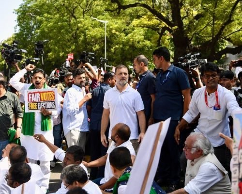 Rahul Gandhi and Mallikarjun Kharge Lead INDIA Bloc Protest March to ECI