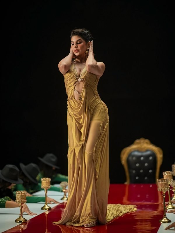 Drenched in gold, dripping in elegance 💛