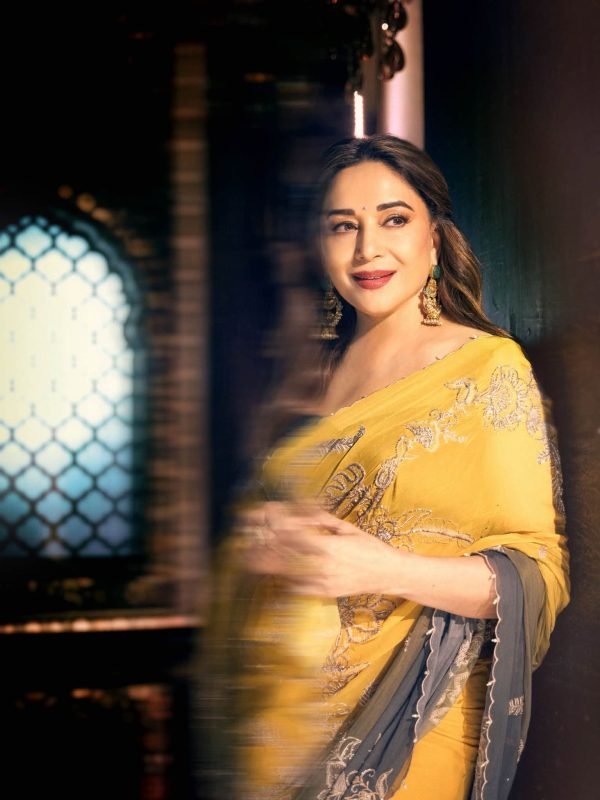 Golden hues, enchanting beauty ✨