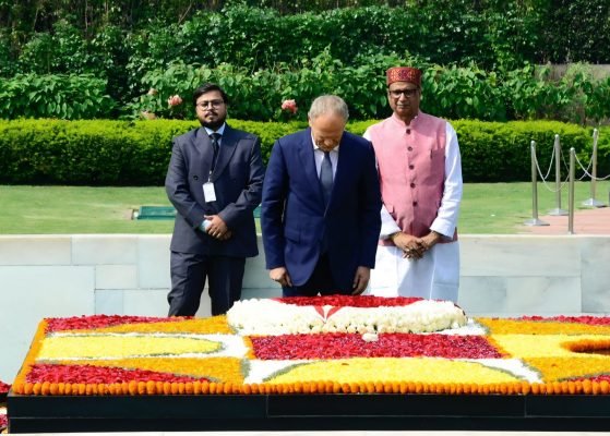 Polish PM Donald Tusk Pays Tribute to Mahatma Gandhi
