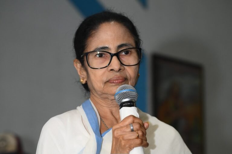 Mamata Banerjee Visits St. Lucy Church in Batabari, Reaffirms Message of Unity and Harmony