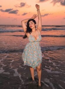 KT-Aditi-Mistry-Beach-Looks-Hoy