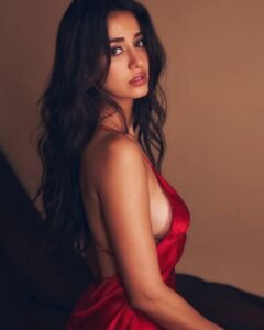 Setting a new standard for red-carpet-ready sensuality. 