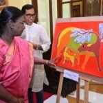 President Murmu Meets Traditional Artists at Rashtrapati Bhavan