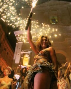 Kriti Sanon Sets Screen on Fire with ‘Jab Talak’ Song from Cocktail 2