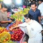 Mamata Banerjee Connects with Vendors During Kolkata Market Visit