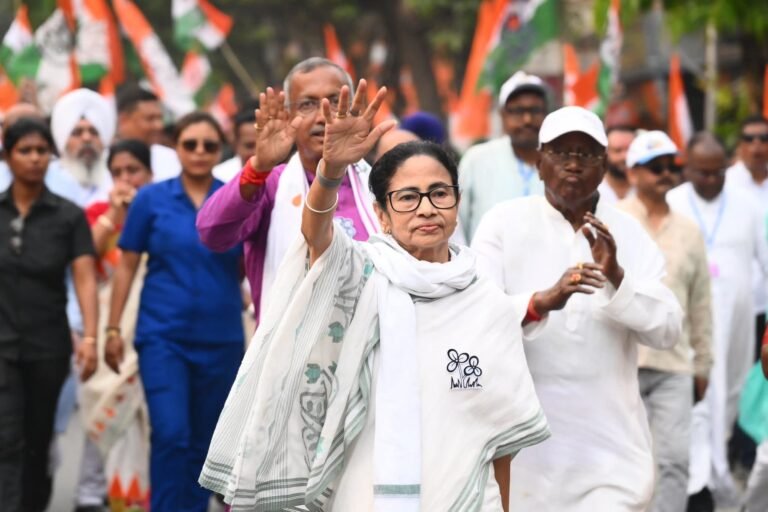 Mamata Banerjee Reaffirms Commitment to People, Vows to Protect Bengal