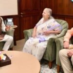 Parliament Connect: Former Speaker Sumitra Mahajan Meets Om Birla in New Delhi