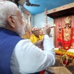 Modi Offers Prayers at Thanthania Kalibari in Kolkata