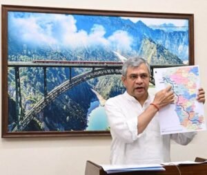 Union Minister Ashwini Vaishnaw Flags Off Bengaluru–Mumbai Express, Announces Upcoming Vande Bharat Sleeper Service