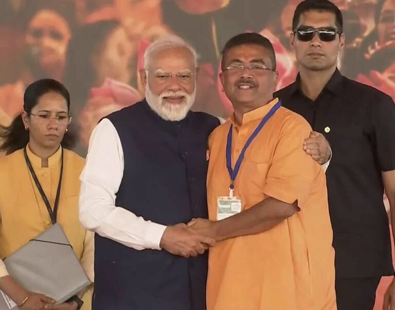 Suvendu Adhikari Greets PM Narendra Modi, NDA Leaders After Taking Oath as West Bengal CM