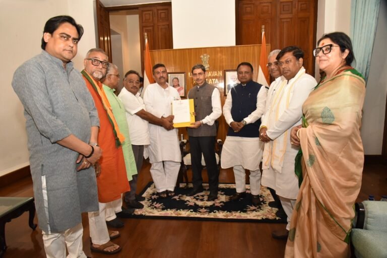 Suvendu Adhikari Meets Governor R.N. Ravi at Raj Bhavan, Submits Claim to Form Government in West Bengal